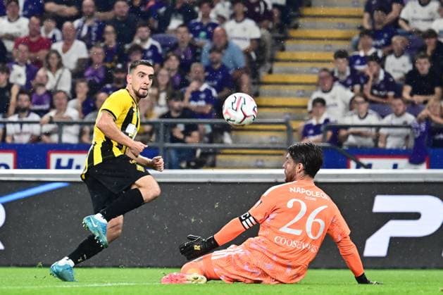 RSC Anderlecht v Kairat Almaty - UEFA Europa League ANDERLECHT, BELGIUM - AUGUST 27 : Coosemans Colin goalkeeper of RSC Anderlecht in action during the UEFA Europa League 2026 27 play-off round second leg between RSC Anderlecht and Kairat Almaty on August 27, 2026 in Anderlecht, Belgium, 27 08 2026 Anderlecht Belgium  Copyright: xPeterxDexVoechtx