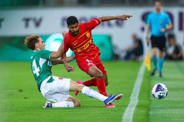 27. August 2026, Fussball, UEFA Conference League, Play-off, Rückspiel, FC St. Gallen 1879 vs. FC Nordsjaelland, Berit Sitterstadion, St. Gallen, Schweiz Joel Ruiz (74, FC St. Gallen 1879, li.) gegen Ibrahim Adel (14, FC Nordsjaelland) im Zweikampf Photo: Urs Ottiger