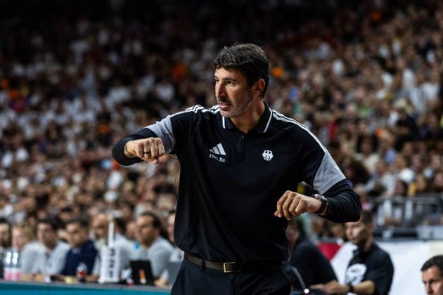27.08.2026, GER, FIBA ‹Basketball World Cup 2027, European Qualifiers Köln, Deutschland-Türkei Ãlex Mumbru (Trainer, Deutschland) gestikuliert Köln LANXESS arena Nordrhein-Westfalen Deutschland