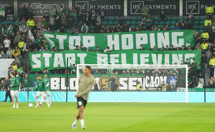 Hibernian fans banner reads Stop Hoping Start Believing Hibernian v Gent, UEFA Conference League, Play-Off Round, Second Leg, Football, Easter Road, Edinburgh, Scotland, UK - 27 Aug 2026Edinburgh Easter Road United Kingdom  Copyright: xStuartxWallace Shutterstockx 17118942l