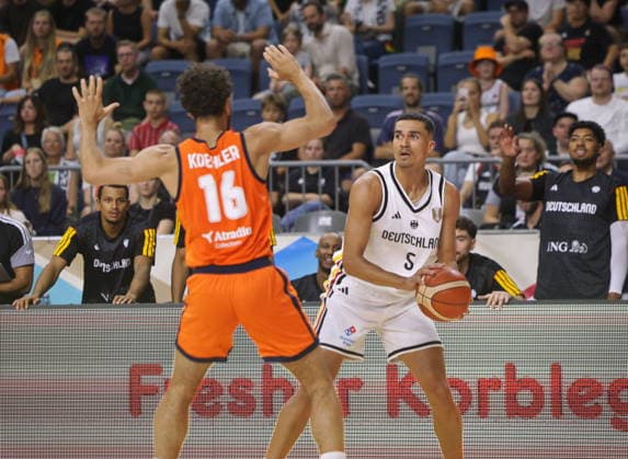 Länderspiel Deutschland vs. Niederlande iin der Könarena (Koelnarena) WM-Qualifikation (Laenderspiel Weltmeisterschaftsvorbereitung) Hier: Tristan Da Silva