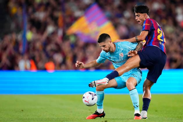 FC Barcelona, Barca v Athletic Club - LaLiga EA Sports 2026 27 Oihan Sancet attacking midfielder of Athletic Club and Spain and Marc Bernal defensive midfield of Barcelona and Spain compete for the ball during the La Liga EA Sports 2026 27 match between FC Barcelona and Athletic Club at Spotify Camp Nou on August 27, 2026 in Barcelona, Spain. Barcelona Spain  Copyright: xJosexBretonx originalFilename:bretonhernandez-fcbarcel260827_np6D2.jpg