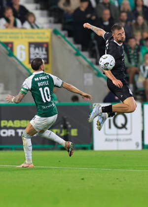 Hibernian v K.A.A. Gent UEFA Europa Conference League Martin Boyle of Hibernian (left) competes for the ball with Siebe Van Der Heyden of K.A.A. Gent during the UEFA Europa Conference League Play-Off Second Leg match at Easter Road, Edinburgh 27 08 2026 UK Newspapers OUT Copyright: xFredxPalmerx FIL-23844-0042
