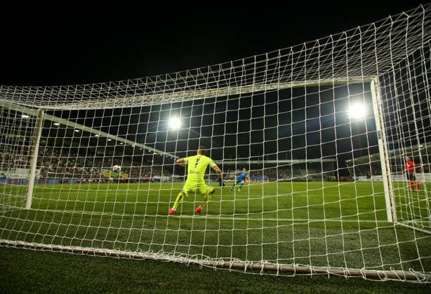 Lawrence Shankland of Rangers scores a penalty during UEFA Conference League playoff round second leg match at Chance Arena, Jablonec. FK Jablonec v Rangers - UEFA Conference League - Chance Arena, Czech - 27 Aug 2026Jablonec Chance Arena Czech Republic EDITORIAL USE ONLY  Copyright: xRangersxFC Shutterstockx 17121543bc