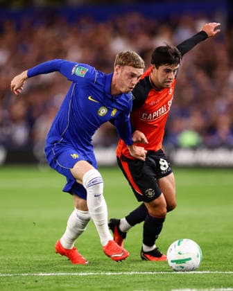 Chelsea v Luton Town 27 August 2026, London - Carabao Cup Second Round - Chelsea v Luton Town - Cole Palmer of Chelsea and Liam Walsh of Luton Town - Photo: Jacques Feeney Offside. London UK Copyright: xJacquesxFeeneyx xOffsidexOffside