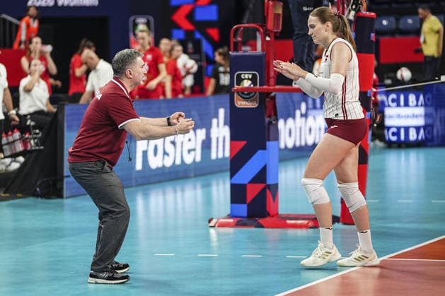 Latvia v Hungary - CEV EuroVolley 2026 ISTANBUL, TURKIYE - AUGUST 27: Head Coach of Latvia Daniele Capriotti reacts during the CEV EuroVolley 2026 Women Group A match between Poland and Germany at Sinan Erdem Dome in Istanbul, Turkiye on August 27, 2026. Agit Erdi Ulukaya Anadolu Istanbul Turkey. Editorial use only. Please get in touch for any other usage.  Copyright: x2026xAnadoluxAgitxErdixUlukayax