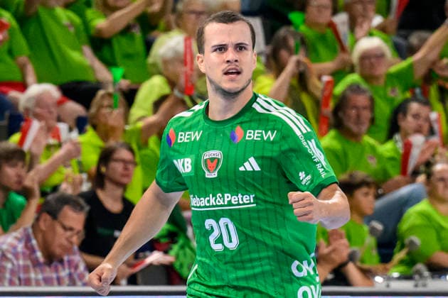 im Bild v.l.: Tim Freihoefer (Fuechse Berlin, 20), Tor, Treffer, Jubel, Torjubel, Freude, Begeisterung, feiert, GER, Berlin, Handball, Fuechse Berlin vs MT Melsungen, in der Max-Schmeling-Halle, 27.08.2026, Copyright: HMBxMedia UwexKoch