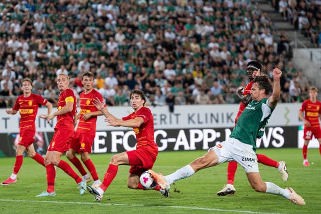 Fussball, UEFA Conference League Qualifikation: FC St. Gallen 1879 vs. FC Nordsjaelland, Donnerstag, 27.08.2026 (Berit Sitterstadion, St. Gallen, Schweiz); Lukas Görtler (16, FC St. Gallen) kommt zum Torschuss Copyright: xValentinxDomgjonix