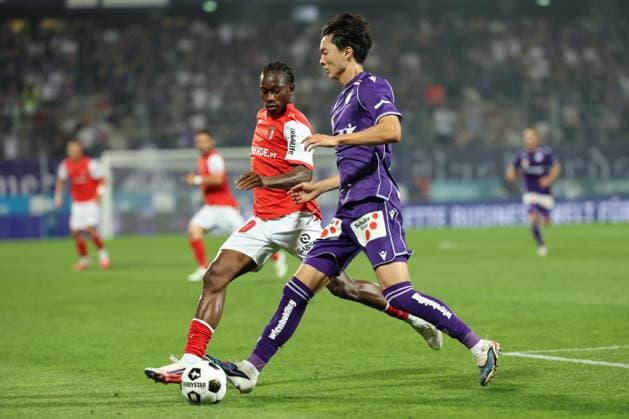 27.August.2026 - SOCCER - 2026 27 UEFA Conference League Play-offs, 2nd Leg, FK Austria Wien vs Sporting Braga Mario Dorgeles (SC Braga) and Kang Hee Lee (Austria Wien) in one-on-one Vienna Franz-Horr-Stadion (Generali-Arena) Vienna Austria Copyright: xYigitxOermex xPsxImagesxYigitxOermex xPsxImagesx