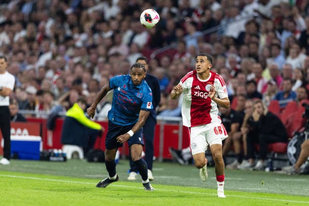 2026-08-27 UEFA Conference League: AFC Ajax v FC Sion AMSTERDAM, NETHERLANDS - AUGUST 27: Noe Abdou Sow of FC Sion and Abdellah Ouazane of AFC Ajax during the UEFA Conference League match between AFC Ajax and FC Sion at Johan Cruijff Arena on August 27, 2026 in Amsterdam, Netherlands. Amsterdam Johan Cruijff Arena Netherlands Content not available for redistribution in The Netherlands directly or indirectly through any third parties. Copyright: xMarcelxvanxPlateringenx