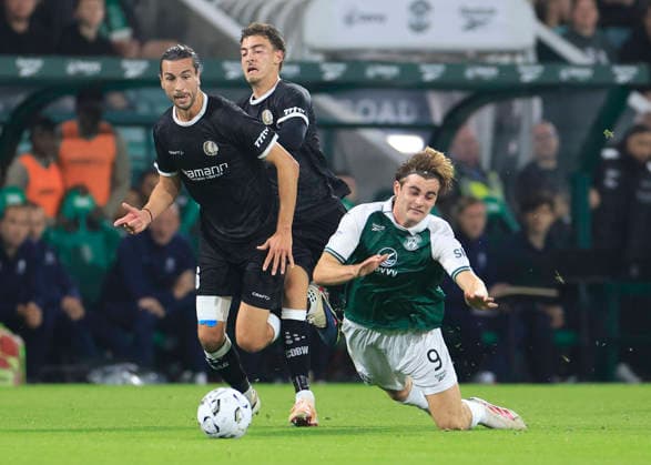Hibernian v K.A.A. Gent UEFA Europa Conference League Nathan Lowe of Hibernian is fouled by Christian Burgess of K.A.A. Gent during the UEFA Europa Conference League Play-Off Second Leg match at Easter Road, Edinburgh 27 08 2026 UK Newspapers OUT Copyright: xFredxPalmerx FIL-23844-0058