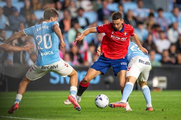ESP: LaLiga EA Sports RC Celta Vigo v Club Atletico Osasuna Raul Garcia of Osasuna against Javier Rodriguez of Celta during LaLiga EA Sports match between RC Celta Vigo v CA Osasuna played at Abanca Balaidos Stadium, Vigo, Pontevedra, on August 27 2026 in Spain Spain Soccer Copyright: xAgenciaxLOFx