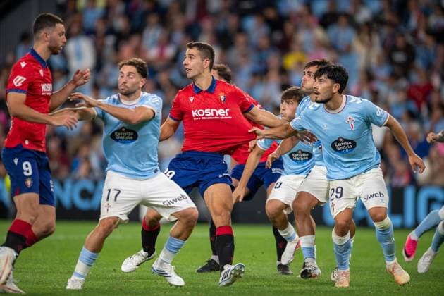 ESP: LaLiga EA Sports RC Celta Vigo v Club Atletico Osasuna Asier Osambela of Osasuna and Yoel Lago of Celta during LaLiga EA Sports match between RC Celta Vigo v CA Osasuna played at Abanca Balaidos Stadium, Vigo, Pontevedra, on August 27 2026 in Spain Spain Soccer Copyright: xAgenciaxLOFx