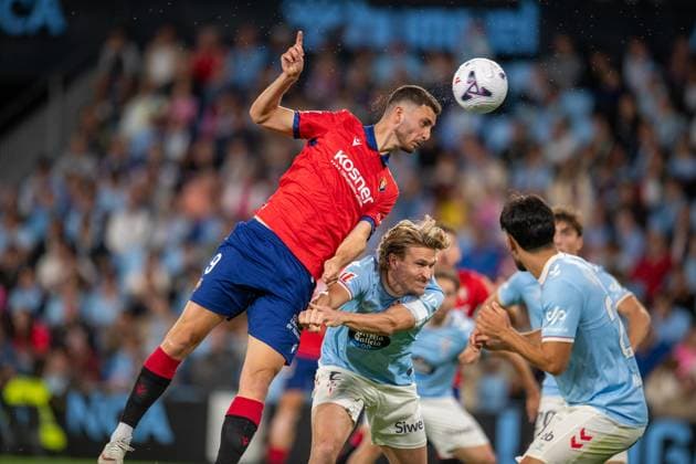 ESP: LaLiga EA Sports RC Celta Vigo v Club Atletico Osasuna Raul Garcia of Osasuna makes the assistant to Kike Barja during LaLiga EA Sports match between RC Celta Vigo v CA Osasuna played at Abanca Balaidos Stadium, Vigo, Pontevedra, on August 27 2026 in Spain Spain Soccer Copyright: xAgenciaxLOFx