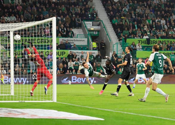 Hibernian v K.A.A. Gent UEFA Europa Conference League Jason Kerr of Hibernian scores his teams second goal during the UEFA Europa Conference League Play-Off Second Leg match at Easter Road, Edinburgh 27 08 2026 UK Newspapers OUT Copyright: xFredxPalmerx FIL-23844-0069