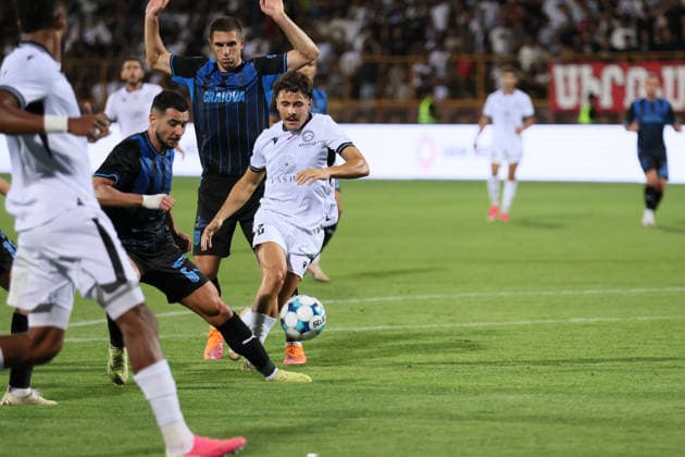 FC Ararat-Armenia v CS Universitatea Craiova - UEFA Europa League 2026 27 Play-offs 2nd Leg Hugo Oliveira of FC Ararat-Armenia in action during the UEFA Europa League 2026 27 Play-offs 2nd Leg match at Vazgen Sargsyan Republican Stadium in Yerevan, Armenia, on August 27, 2026. Yerevan Armenia  Copyright: xGurgenxHakobyanx originalFilename:hakobyan-uefaeuro260827_npbE5.jpg