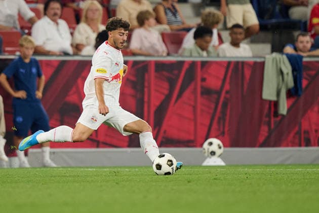 Salzburg, Österreich 27. August 2026: UEFA Europa League - 2026 2027 - Play-offs - Rückspiel - FC Red Bull Salzburg gegen Mjällby AIF Im Bild: Umut Tohumcu (RB) Red Bull Arena Copyright: xFotostandx xWassmuthx