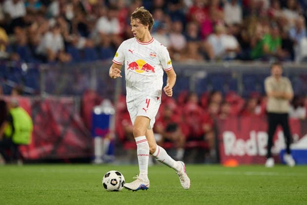 Salzburg, Österreich 27. August 2026: UEFA Europa League - 2026 2027 - Play-offs - Rückspiel - FC Red Bull Salzburg gegen Mjällby AIF Im Bild: John Mellberg (RB) Red Bull Arena Copyright: xFotostandx xWassmuthx