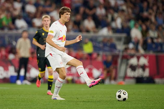 Salzburg, Österreich 27. August 2026: UEFA Europa League - 2026 2027 - Play-offs - Rückspiel - FC Red Bull Salzburg gegen Mjällby AIF Im Bild: John Mellberg (RB) Red Bull Arena Copyright: xFotostandx xWassmuthx