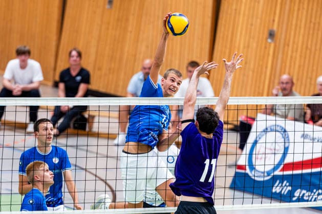 27.08.2026, GER, Volleyball, Maenner, Saison 26 27, 2.Bl Sued 1.Bl, Testspiel, Blue Volleys Gotha - Cerebricks Volley Goats Mitteldeutschland Hannes Krausse (Blue Volleys Gotha,4), Nick Breitenbach (cerebricks Volley Goats Mitteldeutschland) 99867 Gotha Sporthalle Sportanlage Ernesti Thüringen Deutschland