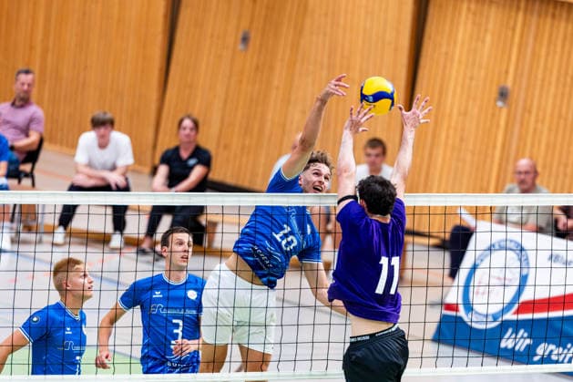 27.08.2026, GER, Volleyball, Maenner, Saison 26 27, 2.Bl Sued 1.Bl, Testspiel, Blue Volleys Gotha - Cerebricks Volley Goats Mitteldeutschland Lauritz Jastrow (Blue Volleys Gotha,10), Nick Breitenbach (cerebricks Volley Goats Mitteldeutschland) 99867 Gotha Sporthalle Sportanlage Ernesti Thüringen Deutschland