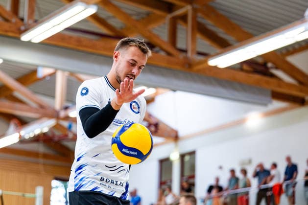 27.08.2026, GER, Volleyball, Maenner, Saison 26 27, 2.Bl Sued 1.Bl, Testspiel, Blue Volleys Gotha - Cerebricks Volley Goats Mitteldeutschland Len Spankowski (Blue Volleys Gotha,5) 99867 Gotha Sporthalle Sportanlage Ernesti Thüringen Deutschland