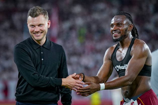 Deutschland: UEFA Conference-League-Qualifikation SC Freiburg vs FC Motherwell - Playoffs 2026 2027, Europa-Park Stadion (Freiburg): Alfred Johansson (Trainer, Motherwell FC) und Regan Charles-Cook (Motherwell FC, 17) Copyright: xJOERANxSTEINSIEKx
