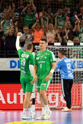 27.08.2026, GER Deutschland, Handball, 1.Bundesliga, 27.08.2026, Saison 2026 2027, Berlin, Fuechse Berlin vs Melsungen Simak, Frederik ( Fuechse Berlin 9 ), Mathias Gidsel ( Fuechse Berlin 19 ), Palicka, Andreas ( Fuechse Berlin 12 ) Berlin Max-Schmeling-Halle Berlin Deutschland Copyright: xNordphotox xEnglerx