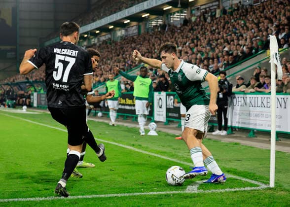 Hibernian v K.A.A. Gent UEFA Europa Conference League Matties Volckaert of K.A.A. Gent (left) defends against Adam Mayor of Hibernian during the UEFA Europa Conference League Play-Off Second Leg match at Easter Road, Edinburgh 27 08 2026 UK Newspapers OUT Copyright: xFredxPalmerx FIL-23844-0162