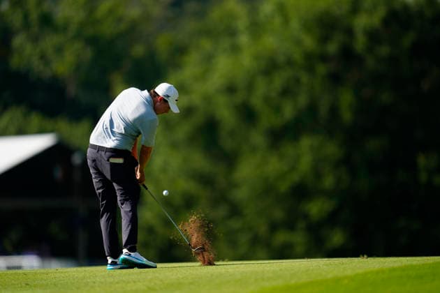 August 27, 2026, Atlanta, Georgia, USA: Matt Fitzpatrick (England) hits his approach shot on the 17th hole during the first round at East Lake Golf Club. PGA, Golf Herren Tour TOUR Championship  - ZUMAd212 20260827_zsp_d212_042 Copyright: xRichardxDolex