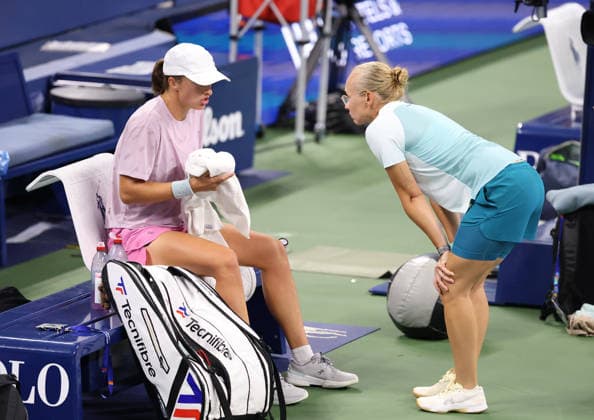 August 27, 2026, New York City, New York, USA: IGA SWIATEK and DARIA ABRAMOWICZ of Poland during practise session before US Open. New York, USA. Tennis: US Open - Iga Swiatek And Daria Abramowicz  - ZUMAc278 20260827_zsp_c278_010 Copyright: xMarcinxCholewinskix