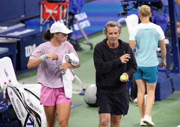 August 27, 2026, New York City, New York, USA: FRANCISCO ROIG of Spain, IGA SWIATEK and DARIA ABRAMOWICZ of Poland during practise session before US Open. New York, USA. Tennis: US Open - Francisco Roig, Iga Swiatek And Daria Abramowicz  - ZUMAc278 20260827_zsp_c278_012 Copyright: xMarcinxCholewinskix