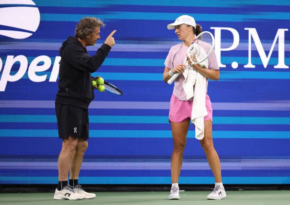 August 27, 2026, New York City, New York, USA: IGA SWIATEK of Poland and FRANCISCO ROIG of Spain during practise session before US Open. New York, USA. Tennis: US Open - Iga Swiatek And Francisco Roig  - ZUMAc278 20260827_zsp_c278_019 Copyright: xMarcinxCholewinskix