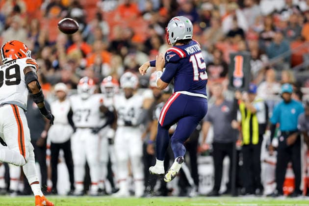 CLEVELAND, OH - AUGUST 27: New England Patriots quarterback Behren Morton (15) throws an interception during the first quarter of the National Football League preseason game between the New England Patriots and Cleveland Browns on August 27, 2026, at Huntington Bank Field in Cleveland, OH. (Photo by Frank Jansky Icon Sportswire) NFL, American Football Herren, USA AUG 27 Patriots at Browns EDITORIAL USE ONLY Icon260827021