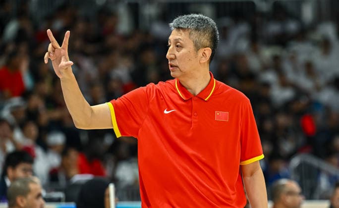 Qatar v China - FIBA Basketball World Cup 2027 Asian Qualifiers Guo Shiqiang, Head Coach of China reacts during the second-round match between China and Qatar in the FIBA Basketball World Cup Asian Qualifiers at Al Janoub Stadium in Al Wakrah, Qatar, August 27, 2026. DOHA Qatar Copyright: xNOUSHADx