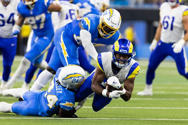 August 27, 2026, Inglewood, California, USA: Los Angeles Rams Wide Receiver Tru Edwards (16) runs the ball fagainst Los Angeles Chargers Cornerback Rodney Shelley (24) and Linebacker Marlowe Wax (58) during an NFL, American Football Herren, USA football preseason game, in Inglewood, Calif. on Thursday August 27, 2026. NHL, Eishockey Herren, USA 2026: LA Rams 20:18 LA Chargers  - ZUMAc68_ 20260827_zaf_c68_030 Copyright: xRingoxChiux