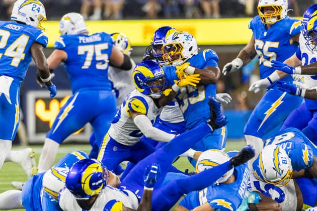 August 27, 2026, Inglewood, California, USA: Los Angeles Chargers Running Back Amar Johnson (35) runs the ball fighting off pressure from Los Angeles Rams during an NFL, American Football Herren, USA football preseason game, in Inglewood, Calif. on Thursday August 27, 2026. NHL, Eishockey Herren, USA 2026: LA Rams 20:18 LA Chargers - ZUMAc68_ 20260827_zaf_c68_043 Copyright: xRingoxChiux