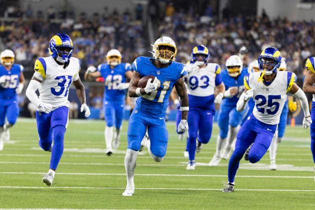 August 27, 2026, Inglewood, California, USA: Los Angeles Chargers Running Back Gregory Desrosiers (31) runs past Los Angeles Rams and scores during an NFL, American Football Herren, USA football preseason game, in Inglewood, Calif. on Thursday August 27, 2026. NHL, Eishockey Herren, USA 2026: LA Rams 20:18 LA Chargers - ZUMAc68_ 20260827_zaf_c68_046 Copyright: xRingoxChiux