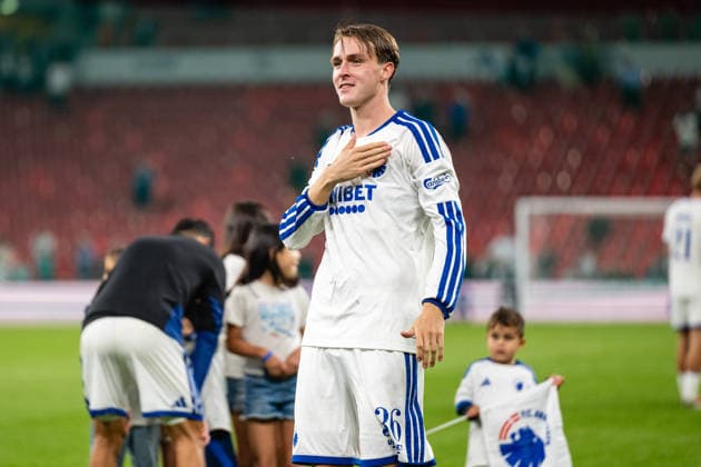 FC Copenhagen v FC Inter Turku, UEFA Conference League qualification, Copenhagen, Denmark Copenhagen, Denmark. 27th, August 2026. William Clem (36) of FC Copenhagen seen in celebration with the fans after the UEFA Conference League qualification match between FC Copenhagen and FC Inter Turku at Parken in Copenhagen. Denmark, Copenhagen, Parken  Copyright: xGonzalesxPhoto TobiasxJorgensenx