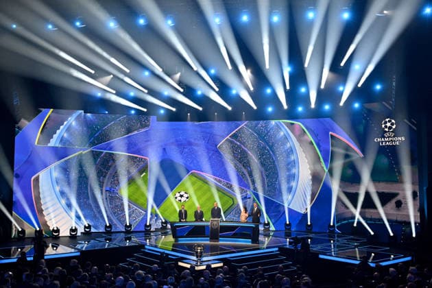 David Villa, Giorgio Marchetti et Thierry Henry lors du tirage au sort de la phase de ligue de l’édition 2026-2027 de la Ligue des champions au Grimaldi Forum de Monaco, le 27 août 2026. Bruno Bebert Bestimage The 2026 27 UEFA Champions League league phase draw at the Grimaldi Forum in Monaco on August 27, 2026. Monaco Monaco  Copyright: xBrunoxBebertx xBestimagexBrunoxBebertx xBestimagex