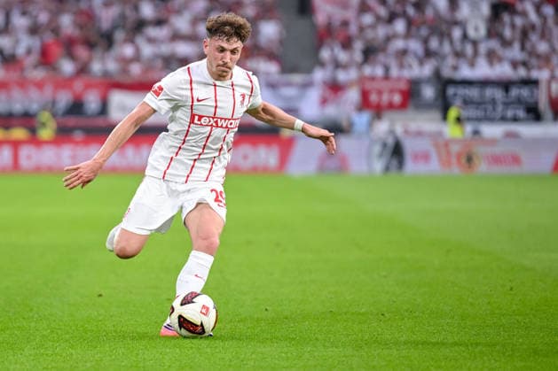 Philipp Treu (SC Freiburg) controls the Ball during the UEFA Conference League 2026 27 Play Off Round Second Leg match between Club Freiburg and Motherwell at Stadion am Wolfswinkel on August 27, 2026 in Freiburg, Germany. (Photo by Harry Langer DeFodi Images) -