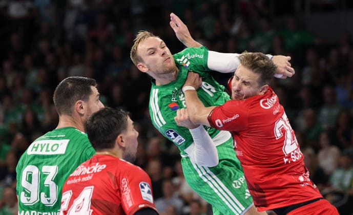 Mijajlo Marsenic, Daniel Dujshebaev, Mathias Gidsel im Zweikampf mit Olle Forsell Schefvert Aktion Spielszene Handball HBL Bundesliga Herren 1. Spieltag Saison 2026 2027 27.08.2026 Füchse Berlin vs MT Melsungen