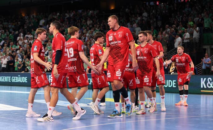 Melsunger Mannschaft enttäuscht nach Spielende Enttäuschung Handball HBL Bundesliga Herren 1. Spieltag Saison 2026 2027 27.08.2026 Füchse Berlin vs MT Melsungen