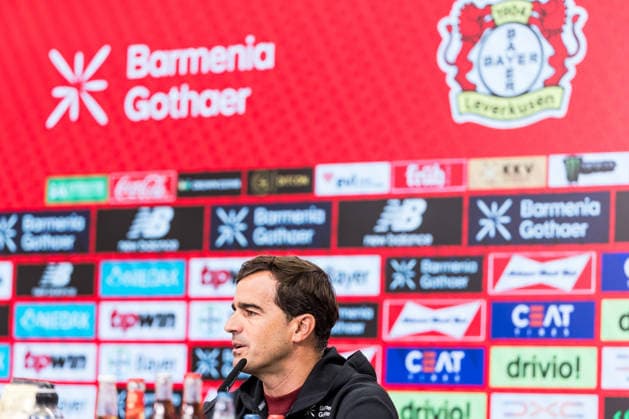 LEVERKUSEN, GERMANY - AUGUST 28: Carles Martinez (Head Coach Bayer 04 Leverkusen) during the pre game press conference, PK, Pressekonferenz before the Bundesliga match between Bayer 04 Leverkusen and SV Elversberg at BayArena on August 28, 2026 in Leverkusen, Germany. DFL REGULATIONS PROHIBIT ANY USE OF PHOTOGRAPHS AS IMAGE SEQUENCES AND OR QUASI-VIDEO. North Rhine Westphalia Germany Copyright: xSteffiexWunderlx