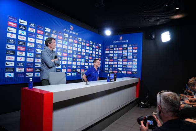 August 28, 2026, Madrid, Madrid, Spain: Diego Pablo Simeone, head coach of Atletico de Madrid, attends his press conference, PK, Pressekonferenz during a training session of Atletico de Madrid ahead the Spanish League, LaLiga EA Sports, match against Sevilla FC at Ciudad Deportiva Wanda Atletico de Madrid on August 28, 2026, in Madrid, Spain. Atletico De Madrid Training Session And Press Conference - Laliga Ea Sports - ZUMAa181 20260828_zaa_a181_087 Copyright: xDennisxAgyemanx