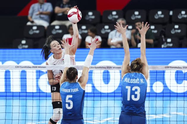 Slovenia v Hungary - CEV EuroVolley 2026 ISTANBUL, TURKIYE - AUGUST 28: Lorena Lorber Fijok (5) of Slovenia in action against Anett Nemeth (13) of Hungary during the CEV EuroVolley 2026 Women Group A match between Slovenia and Hungary at Sinan Erdem Dome in Istanbul, Turkiye on August 28, 2026. Bunyamin Celik Anadolu Istanbul Turkey. Editorial use only. Please get in touch for any other usage.  Copyright: x2026xAnadoluxBunyaminxCelikx