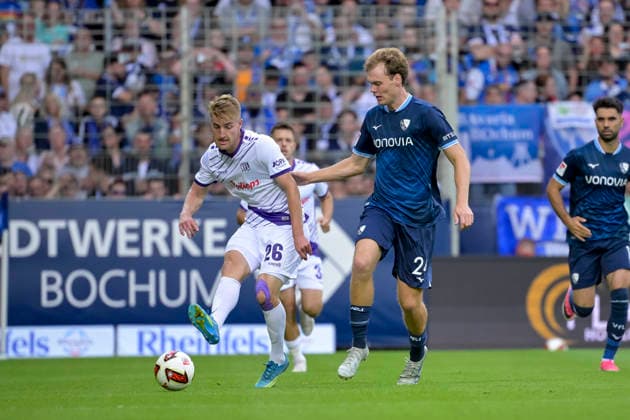 Lukas Bornschein (VfL Osnabrueck) und Lasse Isbruch (VfL Bochum) im Kampf um den Ball waehrend des spiels der 2. Bundesliga zwischen VfL Bochum und VfL Osnabrueck, Vonovia Ruhrstadion am 28. August 2026 in Bochum, Deutschland. (Foto von Max Maiwald DeFodi Images) +++ Lukas Bornschein (VfL Osnabrueck) und Lasse Isbruch (VfL Bochum) battle for the ball during the 2nd Bundesliga match between VfL Bochum and VfL Osnabrueck at Vonovia Ruhrstadion on August 28, 2026 in Bochum, Germany. (Photo by Max Maiwald DeFodi Images) DFB DFL REGULATIONS PROHIBIT ANY USE OF PHOTOGRAPHS AS IMAGE SEQUENCES AND OR QUASI-VIDEO. (Photo by Max Maiwald DeFodi Images) - *** Lukas Bornschein of VfL Osnabrück and Lasse Isbruch of VfL Bochum battle for the ball during the 2. Bundesliga match between VfL Bochum and VfL Osnabrück at the Vonovia Ruhrstadion on August 28, 2026, in Bochum, Germany. Photo by Max Maiwald, DeFodi Images. Lukas Bornschein of VfL Osnabrück and Lasse Isbruch of VfL Bochum battle for the ball during the 2. Bundesliga match between VfL Bochum and VfL Osnabrück at Vonovia Ruhrstadion on August 28, 2026 in Bochum, Germany. Photo by Max Maiwald, DeFodi Images. DFB and DFL regulations prohibit any use of photographs as image sequences and or quasi-video. Photo by Max Maiwald, DeFodi Images.