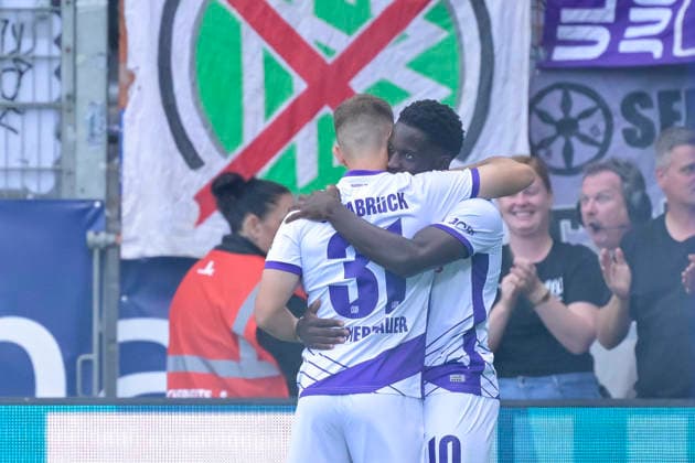 Adrian Beck (VfL Osnabrueck) Torjubel, jubelt nach seinem Treffer zum 0:1 waehrend des spiels der 2. Bundesliga zwischen VfL Bochum und VfL Osnabrueck, Vonovia Ruhrstadion am 28. August 2026 in Bochum, Deutschland. (Foto von Max Maiwald DeFodi Images) +++ Adrian Beck (VfL Osnabrueck) celebrates after scoring his team s first goal during the 2nd Bundesliga match between VfL Bochum and VfL Osnabrueck at Vonovia Ruhrstadion on August 28, 2026 in Bochum, Germany. (Photo by Max Maiwald DeFodi Images) DFB DFL REGULATIONS PROHIBIT ANY USE OF PHOTOGRAPHS AS IMAGE SEQUENCES AND OR QUASI-VIDEO. (Photo by Max Maiwald DeFodi Images) - *** Adrian Beck of VfL Osnabrück celebrates his goal, making the score 0–1, during the 2. Bundesliga match between VfL Bochum and VfL Osnabrück at the Vonovia Ruhrstadion on August 28, 2026, in Bochum, Germany. Photo by Max Maiwald, DeFodi Images. Adrian Beck of VfL Osnabrück celebrates after scoring his team’s first goal during the 2. Bundesliga match between VfL Bochum and VfL Osnabrück at Vonovia Ruhrstadion on August 28, 2026 in Bochum, Germany. Photo by Max Maiwald, DeFodi Images. DFB and DFL regulations prohibit any use of photographs as image sequences and or quasi-video. Photo by Max Maiwald, DeFodi Images