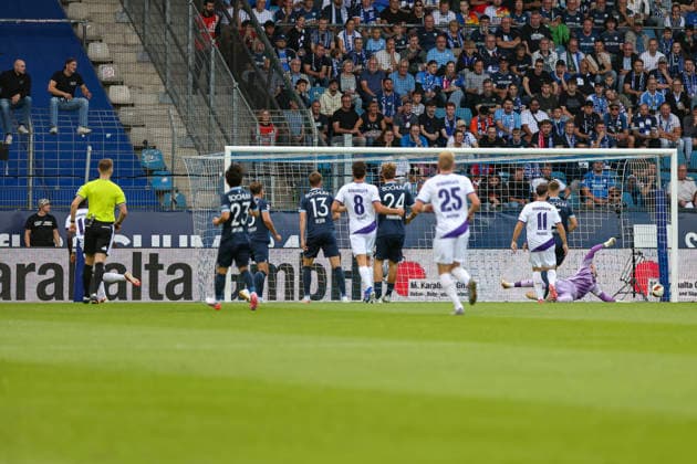 28.08.2026, GER, Fussball, Herren, 2. Bundesligal, Saison 2026 2027,VfL Bochum - VfL Osnabrück Ismail Badjie (Osnabrück) erzielt das Tor zum 0:1 Bochum vonovia-Ruhrstadion Nordrhein-Westfalen Deutschland *** August 28, 2026, GER, Soccer, Men’s, 2. Bundesliga, 2026–2027 season, VfL Bochum vs. VfL Osnabrück; Ismail Badjie of Osnabrück scores the goal to make it 0–1 for Bochum at the vonovia Ruhrstadion in North Rhine-Westphalia, Germany Copyright: xAdrianxSchlüterx