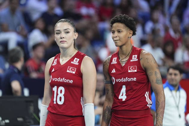 Turkiye v Poland - CEV EuroVolley 2026 ISTANBUL, TURKIYE - AUGUST 28: Turkiye s Melissa Teresa Vargas (4) and Zehra Gunes (18) during the 2026 CEV Women s European Volleyball Championship final Pool A match between Turkiye and Poland at Sinan Erdem Sports Hall in Istanbul, Turkiye, on August 28, 2026. Bunyamin Celik Anadolu Istanbul Turkey. Editorial use only. Please get in touch for any other usage.  Copyright: x2026xAnadoluxBunyaminxCelikx